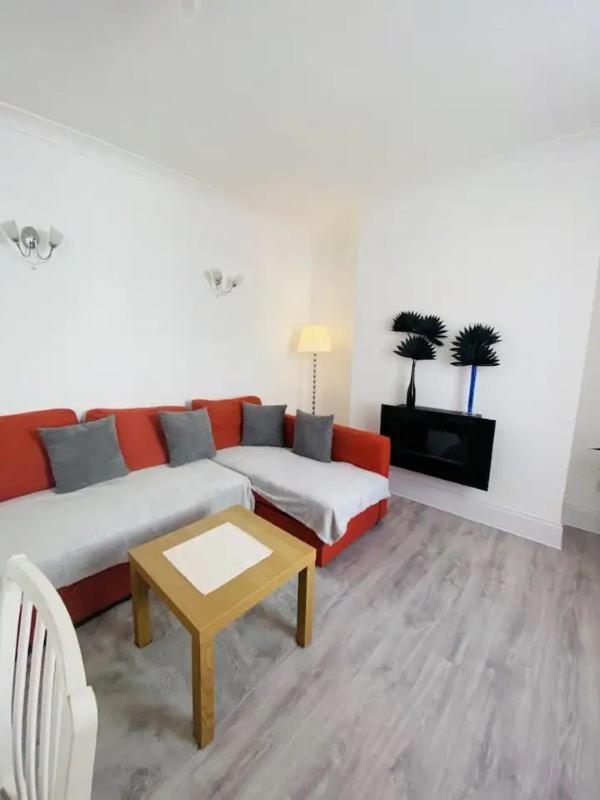 Castle View 2 Bedroom Apartment In Town Centre เฮสติงส์ ภายนอก รูปภาพ