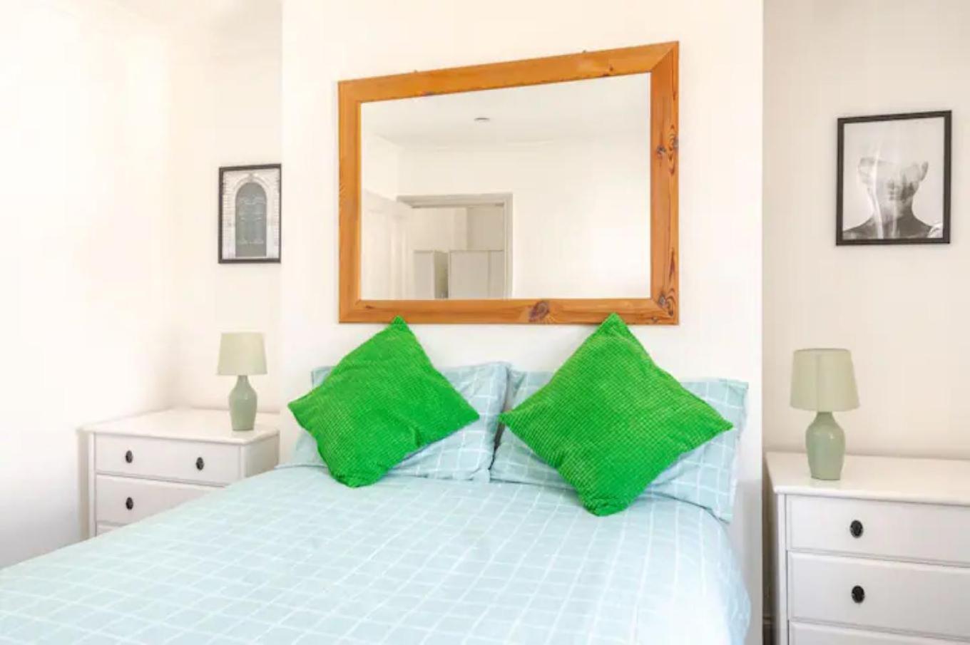 Castle View 2 Bedroom Apartment In Town Centre เฮสติงส์ ภายนอก รูปภาพ